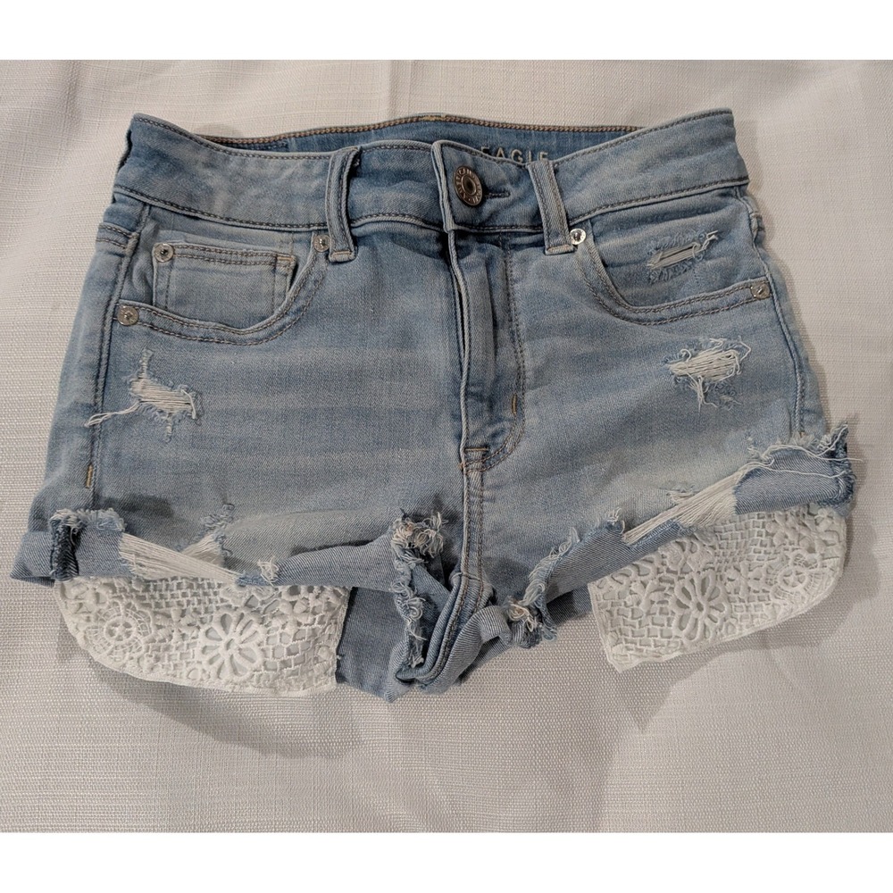 American Eagle SZ 0 Hi-Rise Shortie Lace Trim Distressed Denim Shorts Light Wash